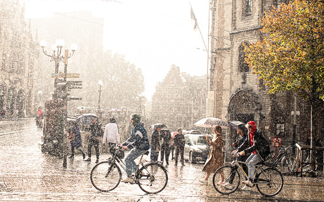 gentse fietsers in de sneeuw